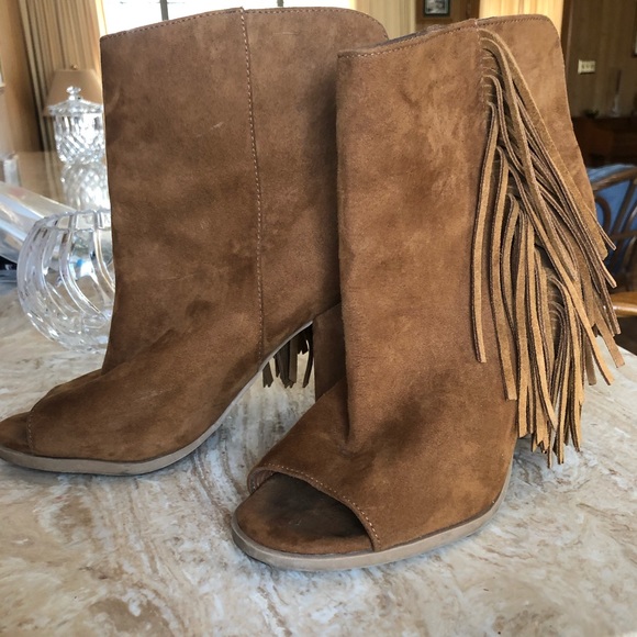 DV by Dolce Vita Shoes - Suede peep-toe booties 🌟